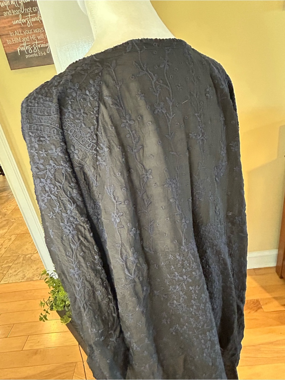Johnny Was Navy Blue Floral Embroidered Henley Blouse Tunic Top Sz L - Picture 15 of 16